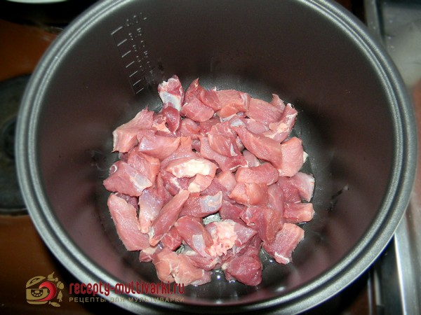 рецепт гуляша из свинины в мультиварке