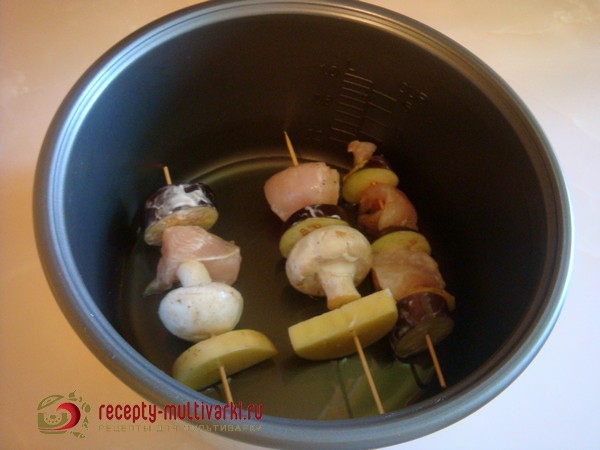 Курица тушенная / запеченная с овощами в мультиварке Поларис и Редмонд - пошаговый рецепт.