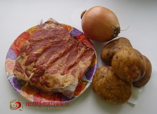 Тушёная картошка с копчёными рёбрышками