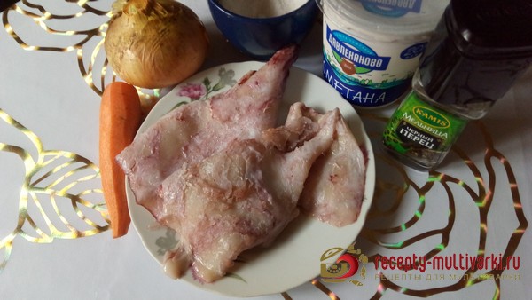 Рецепт: Кальмары в сметанном соусе - с луком, морковью и сметаной